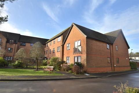 Pinewood Court, Fleet GU51 1 bed apartment for sale