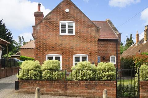 New Street, Ash 3 bed detached house for sale