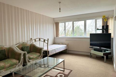 Copley Close, London W7 3 bed flat for sale