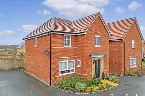 Moorhen Road, Dunmow, CM6 4 bed detached house for sale