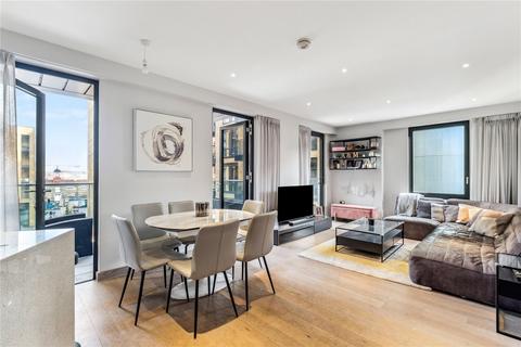 Drapers Yard, London, SW18 2 bed apartment for sale