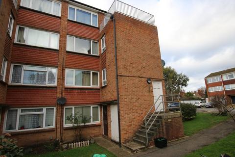 Ellison Way, Wokingham, RG40 2 bed maisonette for sale