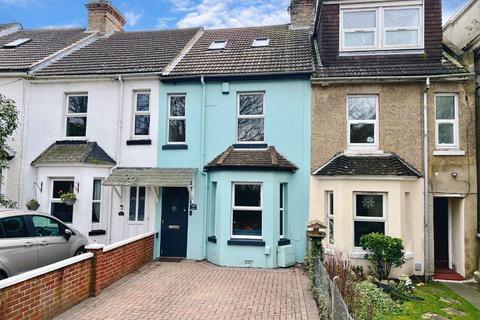 Dyke Road, Folkestone 4 bed terraced house for sale