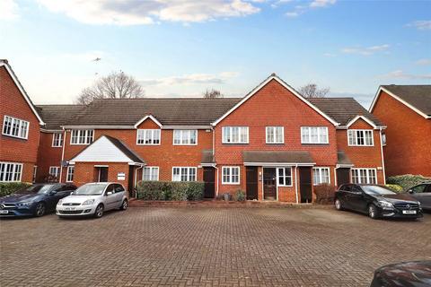 Kingfisher Court, Woking GU21 2 bed flat for sale