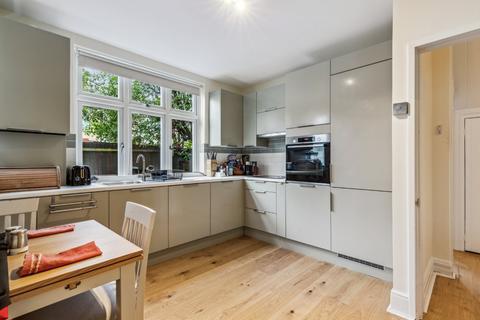 Loraine Road, London 2 bed flat for sale