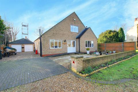 Churchill Road, North Somercotes LN11 3 bed detached house for sale