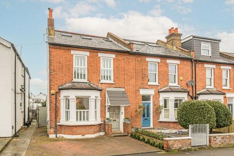 Worthington Road, Surbiton KT6 3 bed end of terrace house for sale