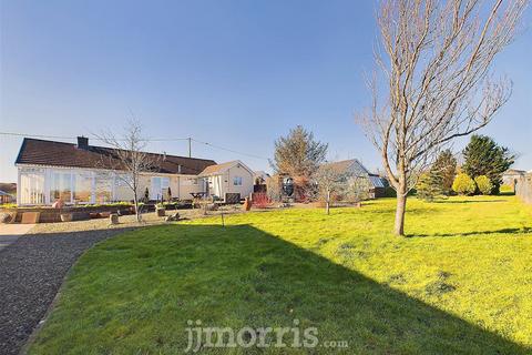 Bowls Road, Blaenporth, Cardigan 3 bed detached bungalow for sale
