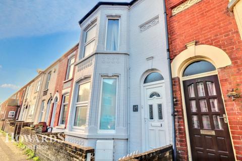 Century Road, Great Yarmouth 3 bed terraced house for sale