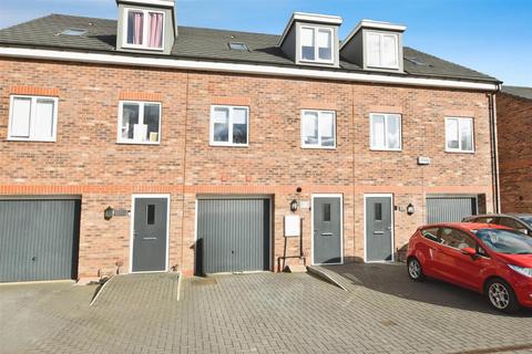 Carter Drive, Hessle 4 bed terraced house for sale