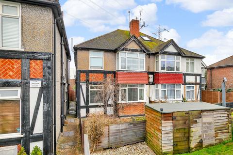 Garth Road, Morden SM4 2 bed maisonette for sale