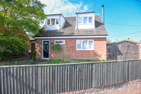 Drynham Road, Trowbridge 3 bed detached house for sale