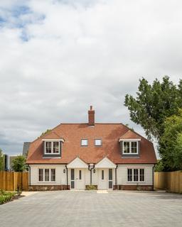 Staplehurst, Kent 2 bed cottage for sale