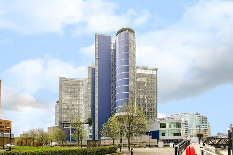 Falcon Wharf, Battersea, London, SW11 1 bed flat for sale