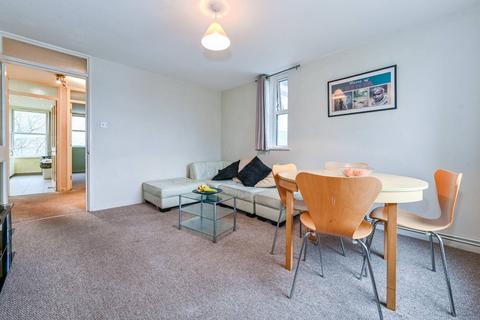 Clifton Terrace, Finsbury Park... 2 bed flat for sale