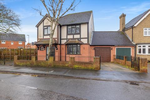 Brentwood CM14 3 bed detached house for sale