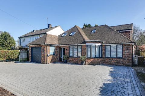 Essendene Road, Caterham, CR3 5PA 4 bed bungalow for sale