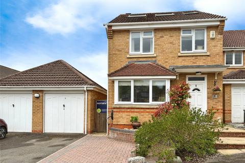 Mallow Gardens, Thatcham, Berkshire 4 bed detached house for sale