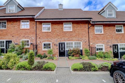 De Havilland Court, High Wycombe HP13 3 bed terraced house for sale