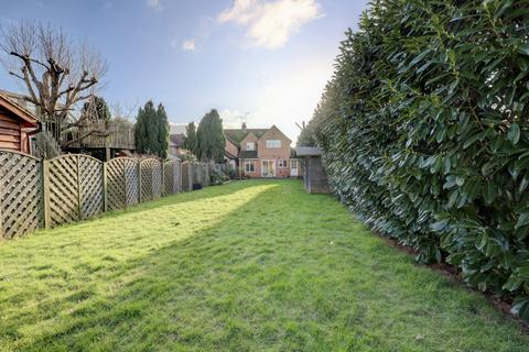 Penn Road, High Wycombe HP15 4 bed semi