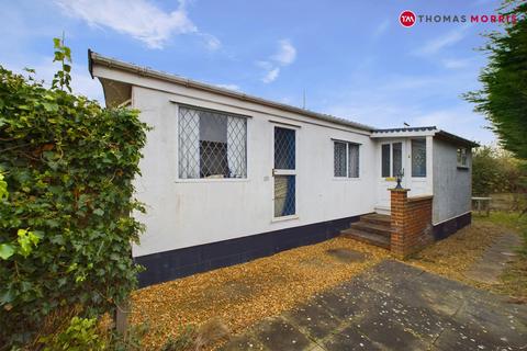 The Grove, Old Hurst PE28 2 bed detached house for sale