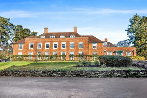 MIDHURST GU29 3 bed apartment for sale
