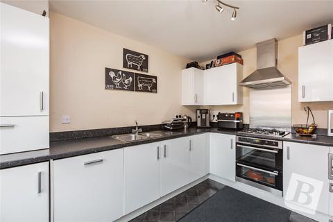 Mellowes Road, Hornchurch, RM11 3 bed semi