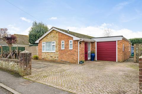 Lewis Road, Selsey, PO20 2 bed detached bungalow for sale