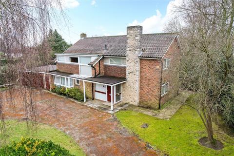 Silverdale Avenue, Ashley Park, KT12 4 bed detached house for sale