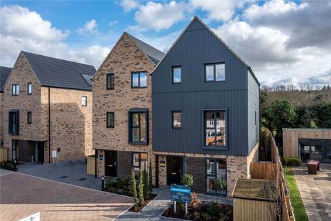 Sadler's Yard, Queen Ediths Way... 3 bed semi