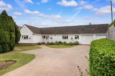 Bearley Road, Snitterfield... 4 bed detached bungalow for sale