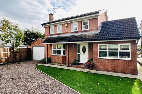 Far Richard Close, Ossett WF5 4 bed detached house for sale