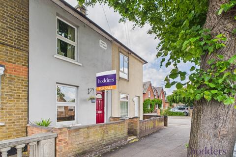 Eastworth Road, Chertsey, Surrey, KT16 2 bed terraced house for sale