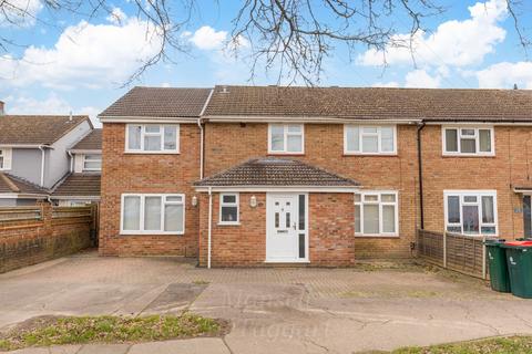 Cherry Lane, Crawley RH11 5 bed end of terrace house for sale