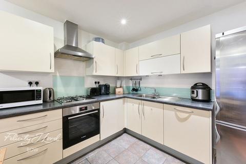 Violet Road, Bow, E3 2 bed flat for sale