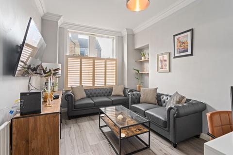 7 (PF2), Cathcart Place, Edinburgh... 2 bed ground floor flat for sale