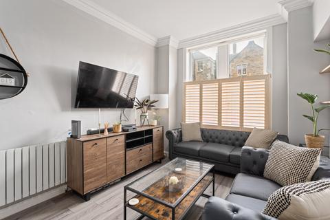7 (PF2), Cathcart Place, Edinburgh... 2 bed ground floor flat for sale