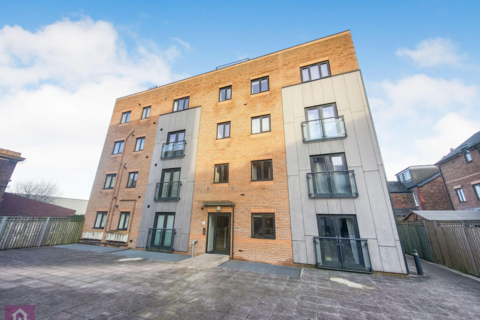 Woodfield Road, Broadheath... 2 bed flat for sale