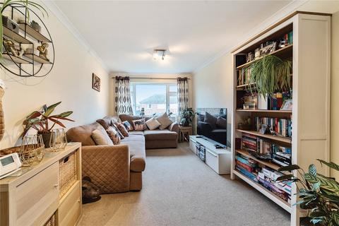 Reedsfield Road, Surrey TW15 2 bed maisonette for sale