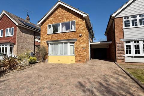 Spurgate, Hutton, Brentwood 4 bed link detached house for sale