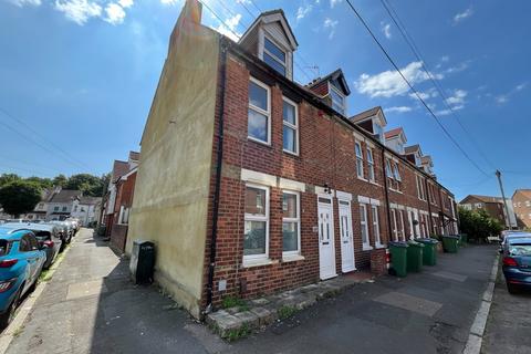 Gladstone Road, Folkestone, CT19 5NQ 4 bed end of terrace house for sale