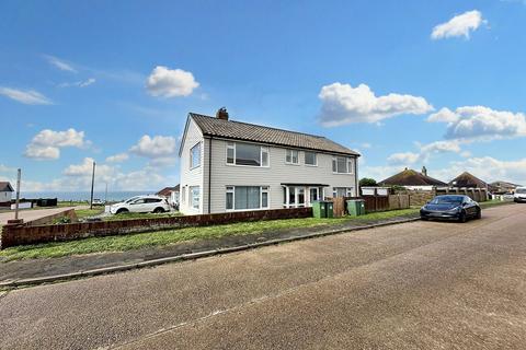 Southdown Avenue, Peacehaven, BN10 8PN 3 bed maisonette for sale