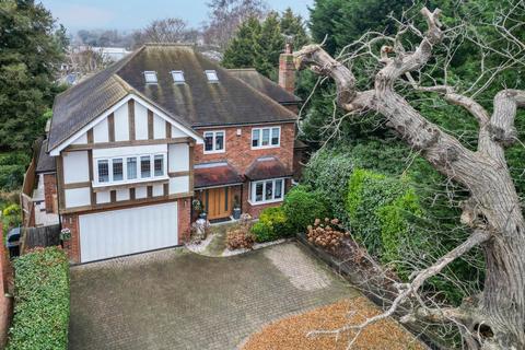Sweet Chestnut Mews, Billericay 6 bed detached house for sale