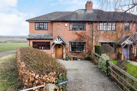 Rugby Road, Weston Under Wetherley... 3 bed semi
