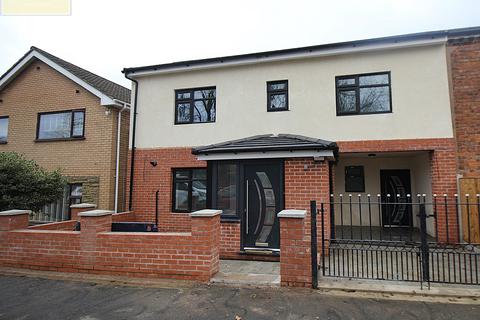 Ormskirk Road, Skelmersdale, Lancashire 4 bed semi