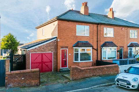 Garden Street, Castleford WF10 3 bed end of terrace house for sale