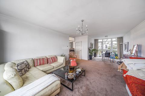 Station Road, Hendon NW4 2 bed apartment for sale