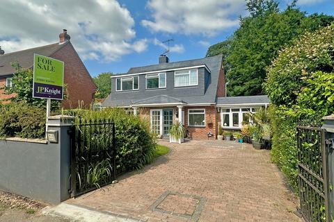 The Street, Wallingford OX10 4 bed detached house for sale