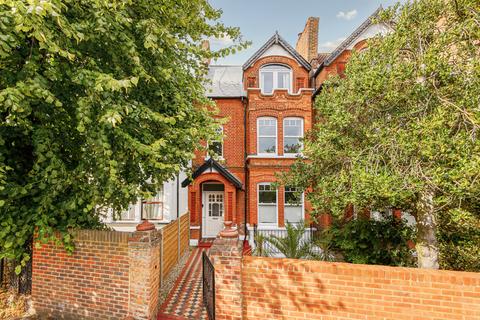 Fauconberg Road, London 3 bed flat for sale