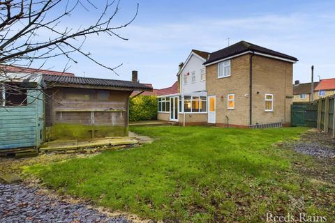 Sewerby Court, East Yorkshire YO16 3 bed semi